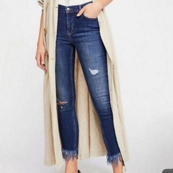 Free People Mid Rise Raw Frayed Fringe Hem Dark Wash Fringe Ankle Skinny Jeans - Picture 3 of 16